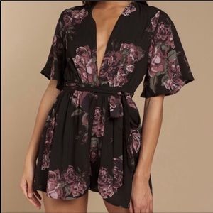 NWT Tobi Lovely Roses Black Floral Romper Sz Large